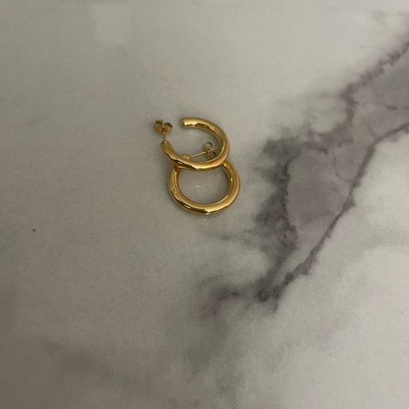 Gold Minimalist Hoop Earrings - Picture 1 of 1